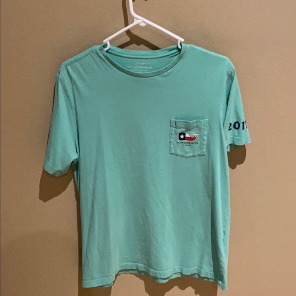 Vineyard vines t-shirt